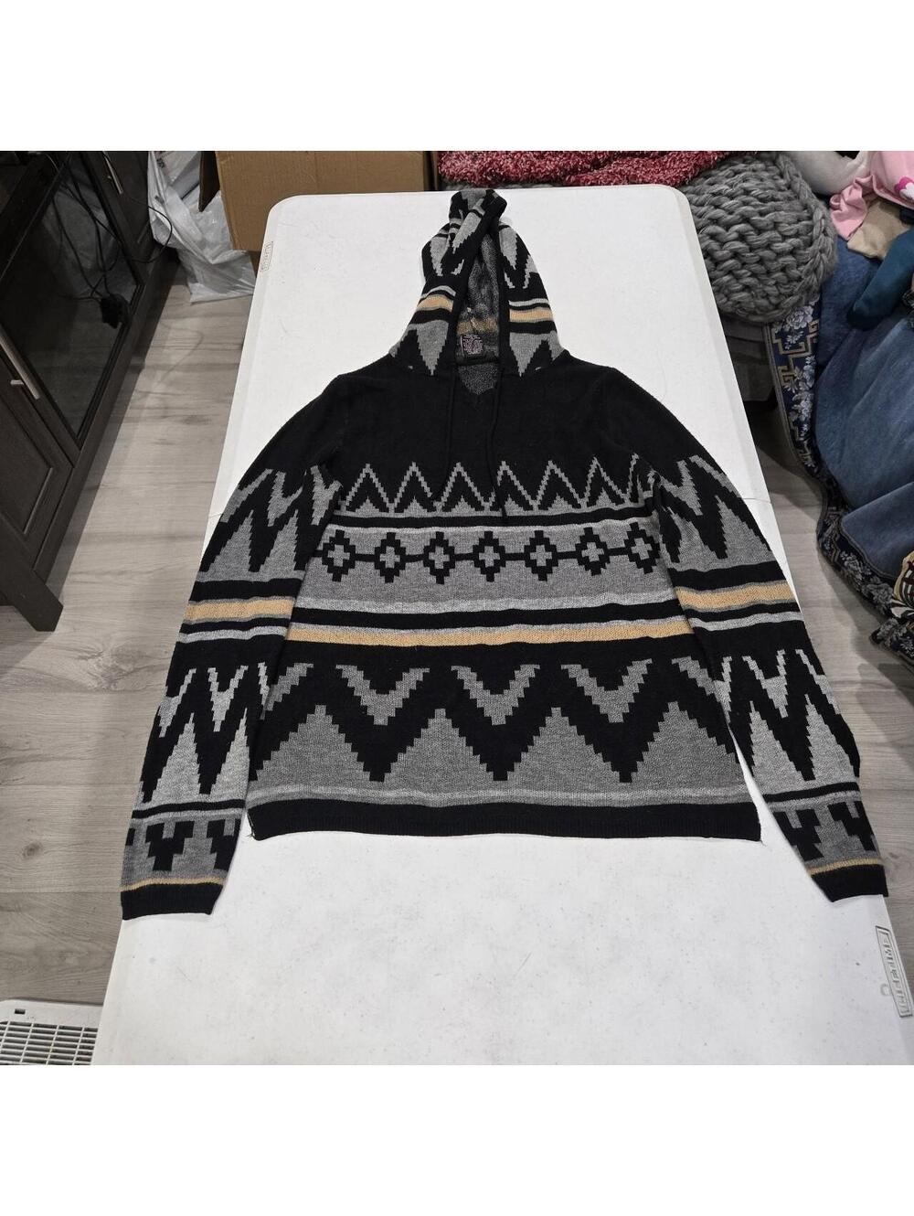 -Black and grey Aztec pattern hoodie